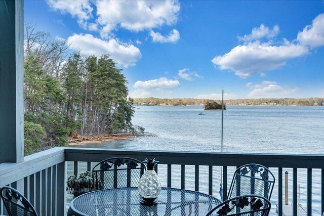 75 Woodbridge Cir Unit 1114, Moneta, VA 24121