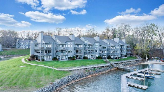 75 Woodbridge Cir Unit 1114, Moneta, VA 24121