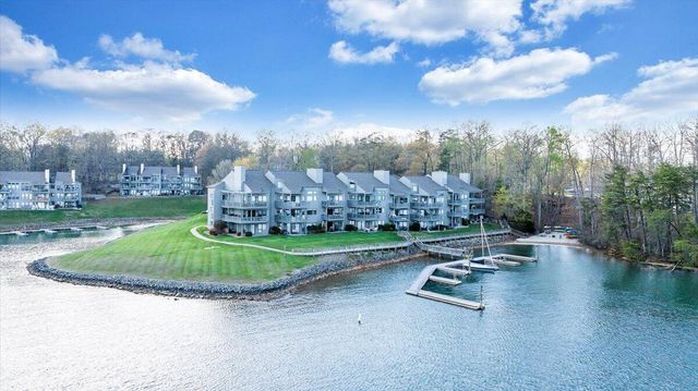 75 Woodbridge Cir Unit 1114, Moneta, VA 24121