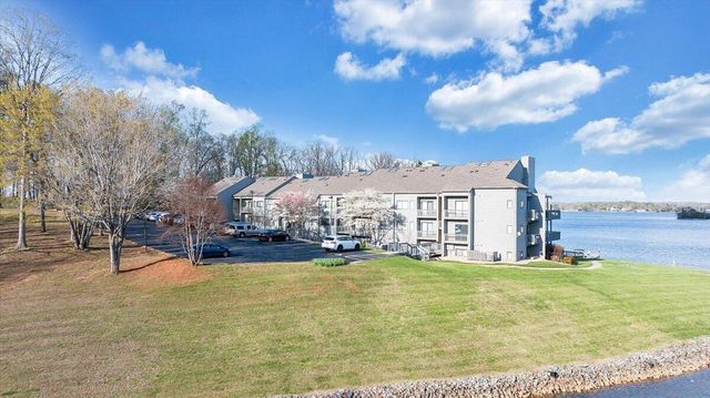 75 Woodbridge Cir Unit 1114, Moneta, VA 24121