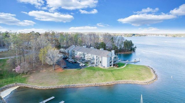 75 Woodbridge CIR 1114, Moneta, VA 24121