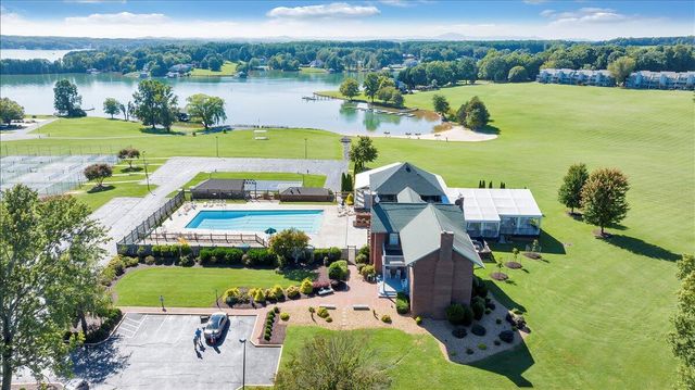 75 Woodbridge CIR 1114, Moneta, VA 24121