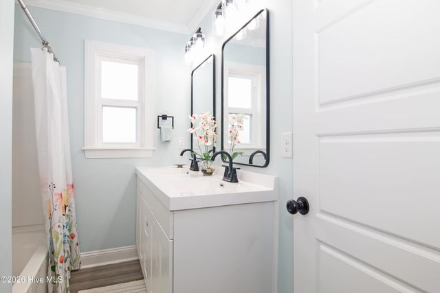 132 S Navassa Road, Belville, NC 28451