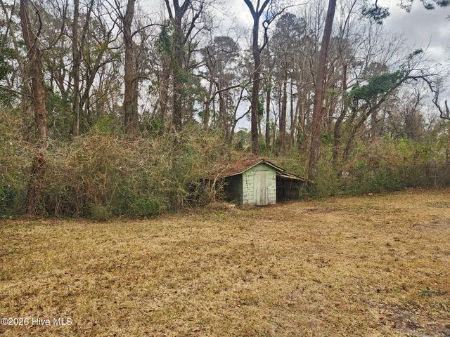 132 S Navassa Road, Belville, NC 28451