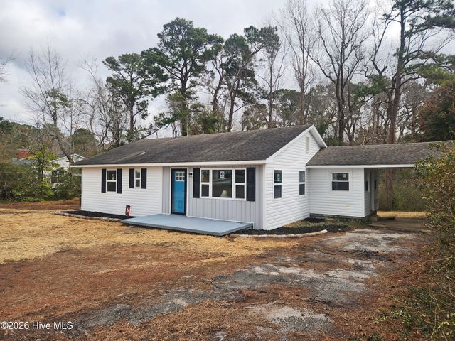 132 S Navassa Road, Belville, NC 28451