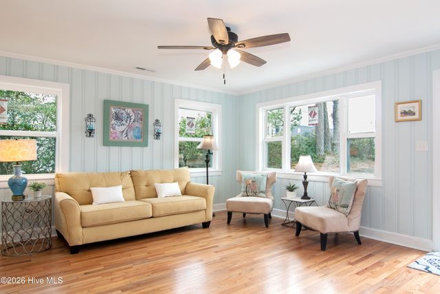 132 S Navassa Road, Belville, NC 28451