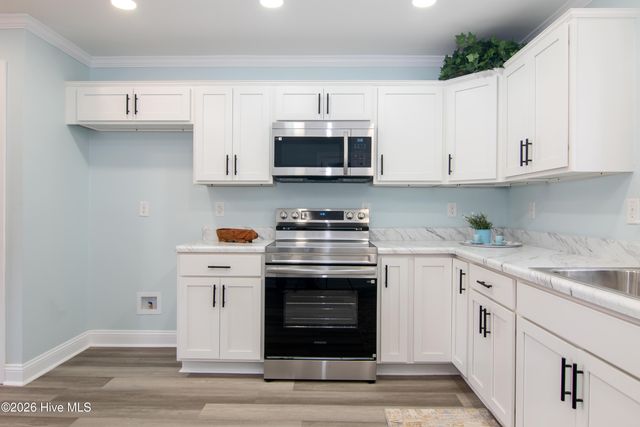 132 S Navassa Road, Belville, NC 28451