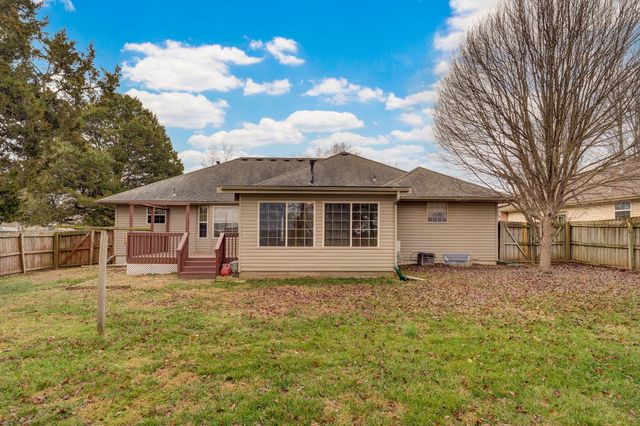 1219 W Mcguffey Street, Ozark, MO 65721