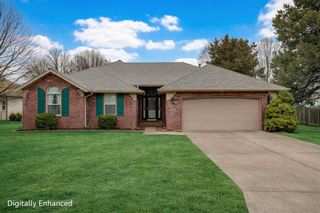 1219 W Mcguffey Street, Ozark, MO 65721