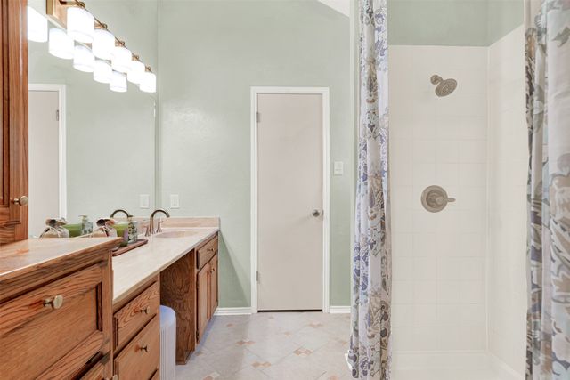 2204 Overview Lane, Garland, TX 75044