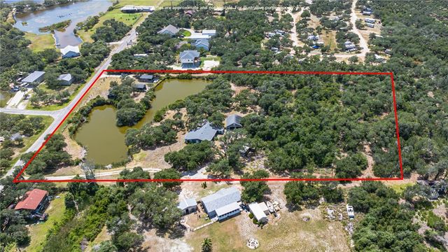 164 Fourth St, Rockport, TX 78382