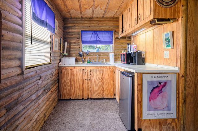 164 Fourth St, Rockport, TX 78382