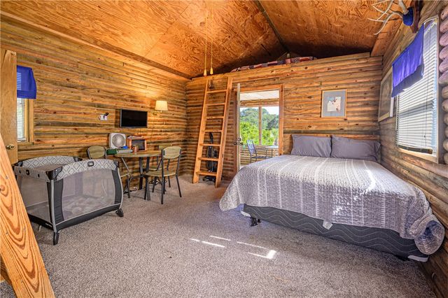 164 Fourth St, Rockport, TX 78382