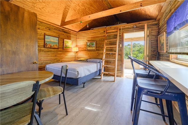 164 Fourth St, Rockport, TX 78382