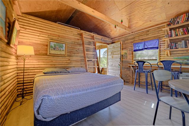 164 Fourth St, Rockport, TX 78382