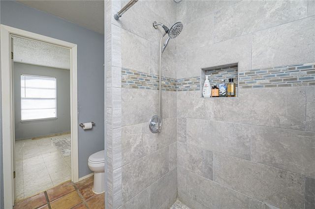 164 Fourth St, Rockport, TX 78382