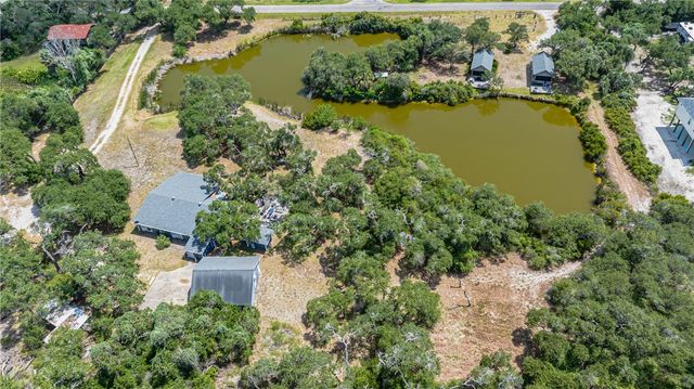 164 Fourth St, Rockport, TX 78382