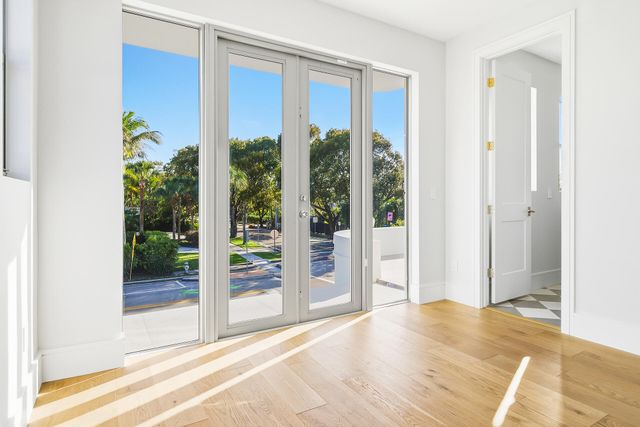 785 Park Place, West Palm Beach, FL 33401