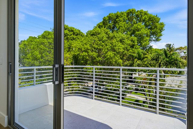 785 Park Place, West Palm Beach, FL 33401