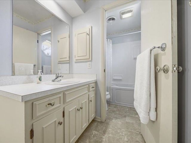 8302 E Limerick, Wichita, KS 67206