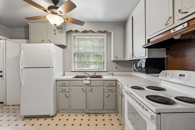 3230 Mayer Ln, Nashville, TN 37218