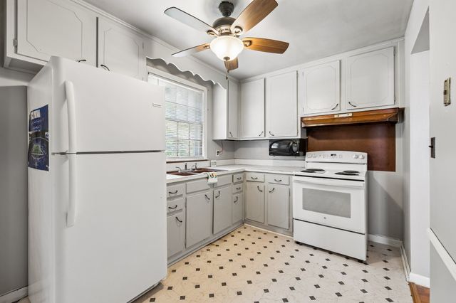 3230 Mayer Ln, Nashville, TN 37218