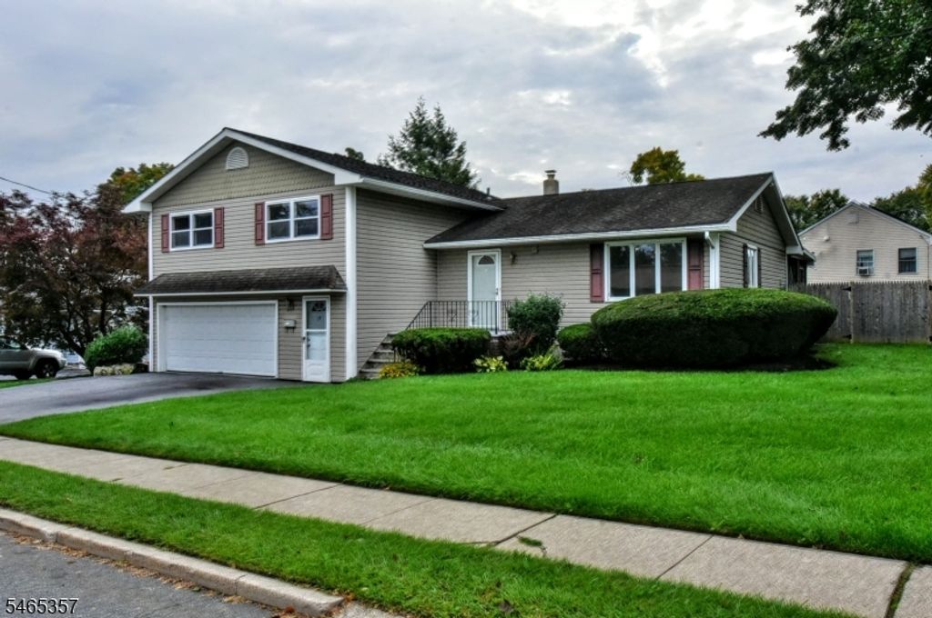19 Dogwood Dr, Newton Town, NJ 07860 — photo 2