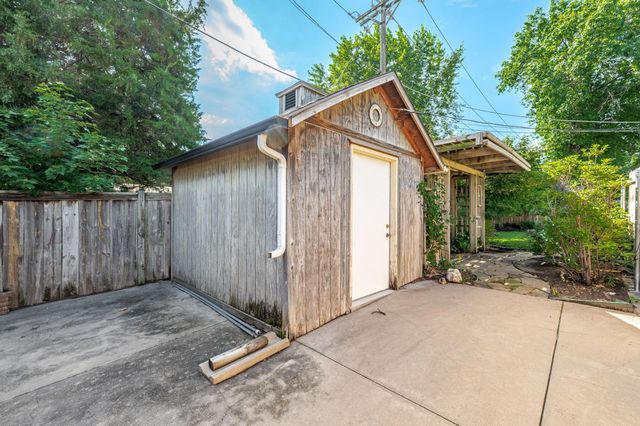 2132 N McComas, Wichita, KS 67203