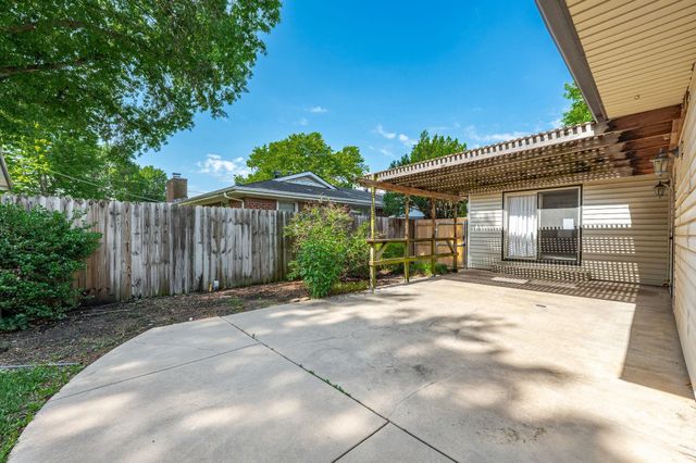2132 N McComas, Wichita, KS 67203