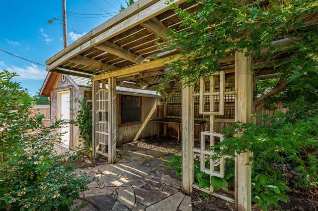 2132 N McComas, Wichita, KS 67203