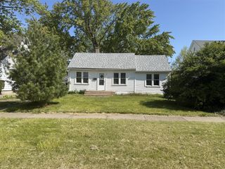 705 Columbia Avenue, Saint Joseph, MI 49085