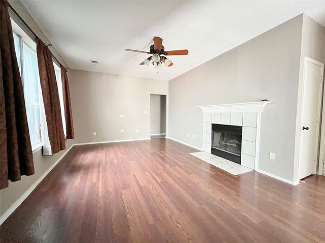 2809 Newport Avenue, Denton, TX 76209