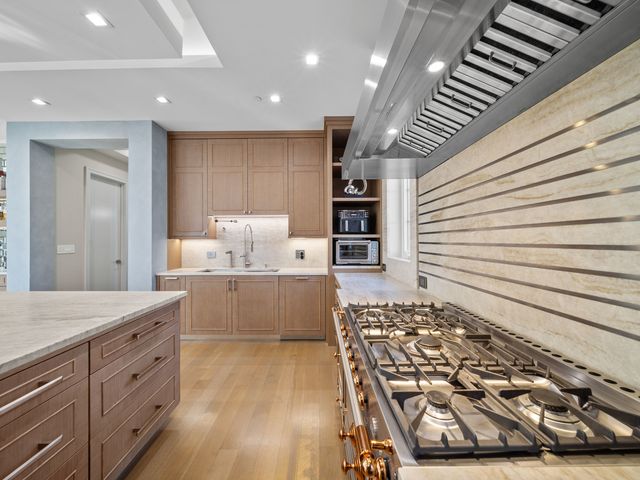 3075 Keystone Road, Northbrook, IL 60062