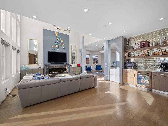 3075 Keystone Road, Northbrook, IL 60062