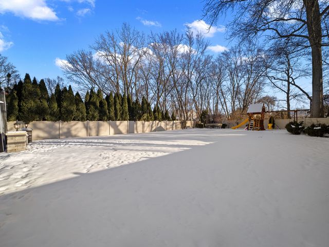 3075 Keystone Road, Northbrook, IL 60062