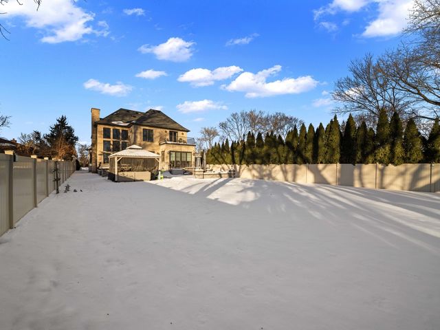 3075 Keystone Road, Northbrook, IL 60062