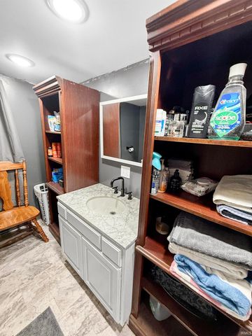 1013 N 3Rd Street, Boonville, IN 47601