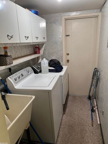 8679 Kennedy Circle, Warren, MI 48093