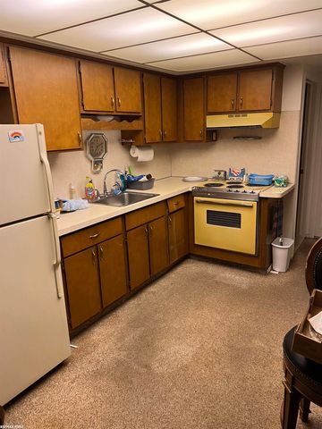 8679 Kennedy Circle, Warren, MI 48093