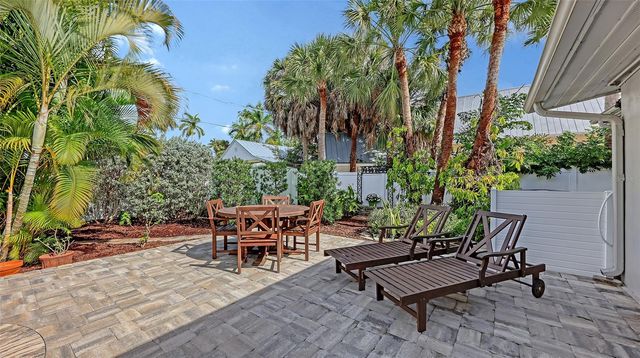 628 W OLYMPIA AVENUE, Punta Gorda, FL 33950