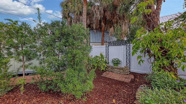 628 W OLYMPIA AVENUE, Punta Gorda, FL 33950