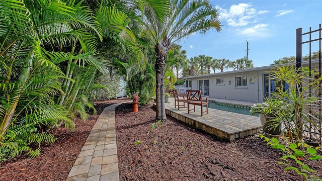 628 W OLYMPIA AVENUE, Punta Gorda, FL 33950