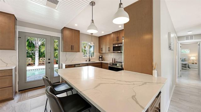 628 W OLYMPIA AVENUE, Punta Gorda, FL 33950