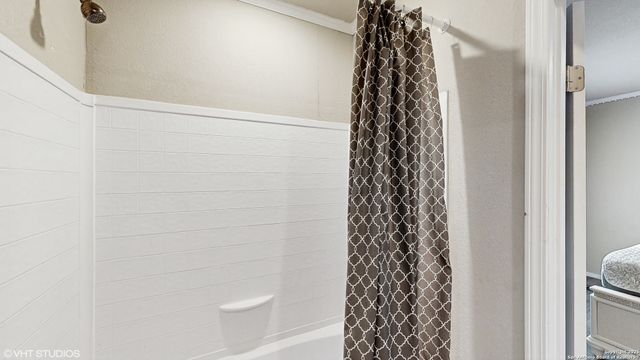 185 Waterfall Ln, Kyle, TX 78640