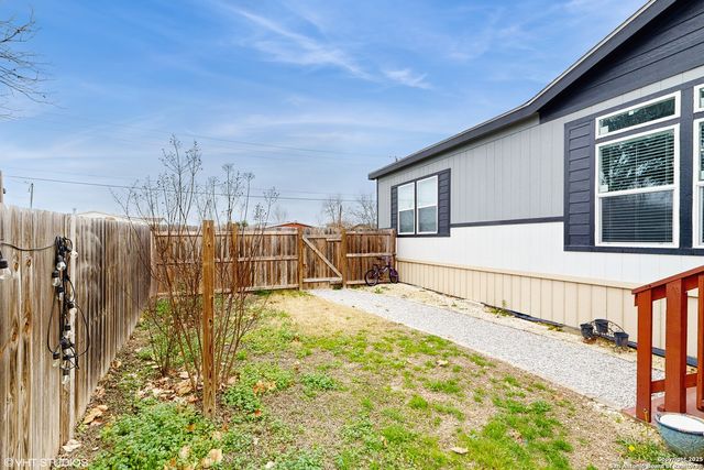 185 Waterfall Ln, Kyle, TX 78640