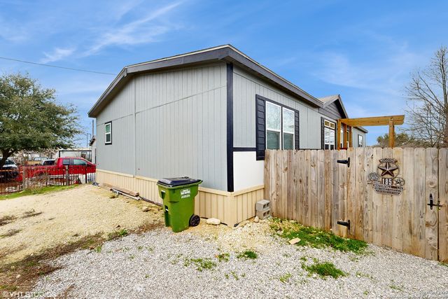 185 Waterfall Ln, Kyle, TX 78640