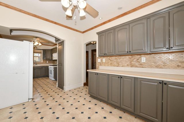 5618 Auer AVENUE, Milwaukee, WI 53216