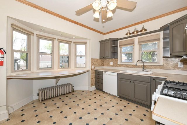 5618 Auer AVENUE, Milwaukee, WI 53216