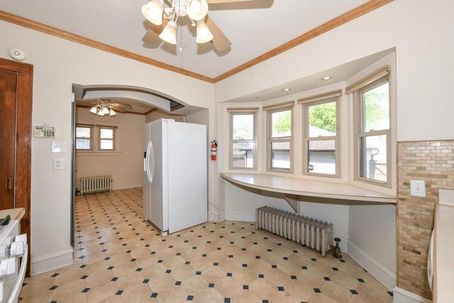 5618 Auer AVENUE, Milwaukee, WI 53216