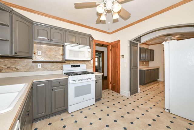 5618 Auer AVENUE, Milwaukee, WI 53216